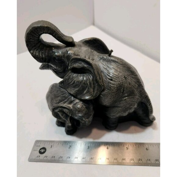 Vintage Grey Elephant And Calf Candle Realistic Great Details 7" Long by 6" Tall - Picture 12 of 13